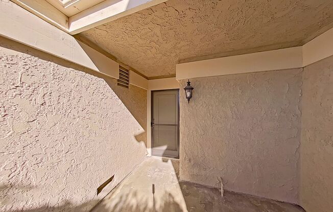 2 Bedroom, 1.5 Bathroom Townhouse in San Clemente