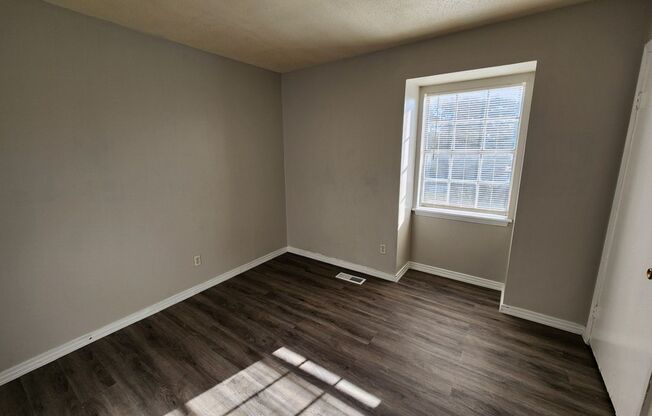 2 beds, 1.5 baths, 904 sqft, $775, Unit 101 Ellis Drive D