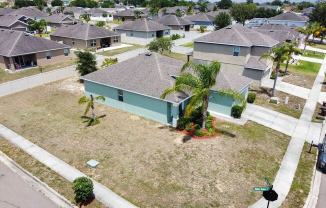 Single Family Home in Davenport now Available For Rent!