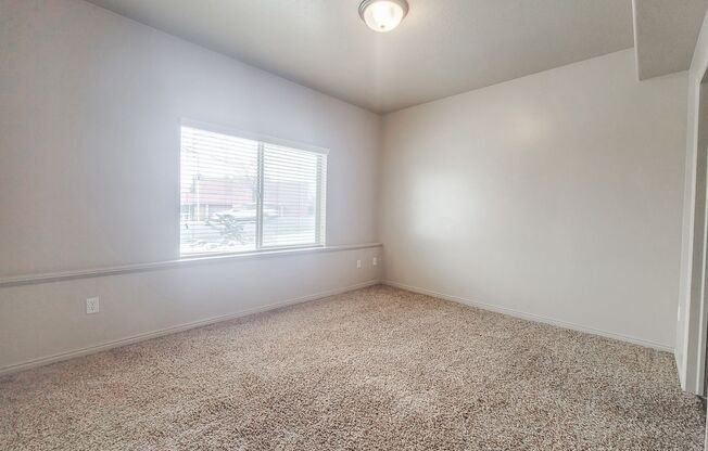 2 beds, 2 baths, 1,100 sqft, $1,291, Unit Unit 4