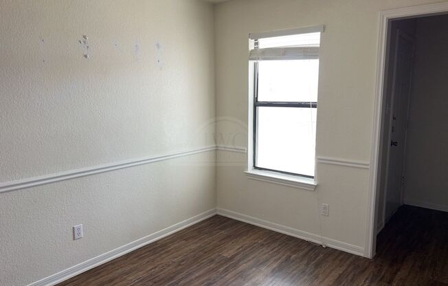 2 beds, 1 bath, $800, Unit 103 Truman Ave W Unit 8