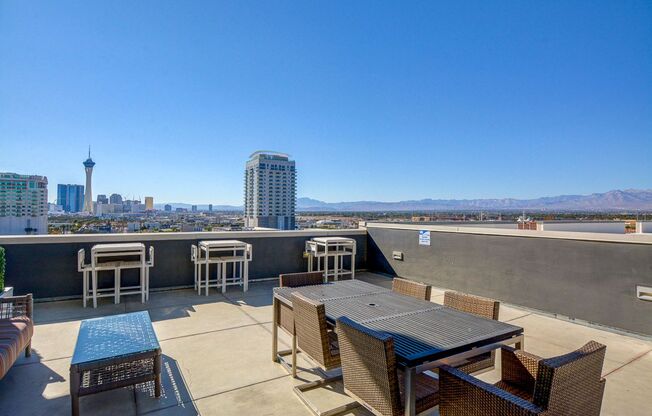2 beds, 2.5 baths, $3,300, Unit UNIT 123