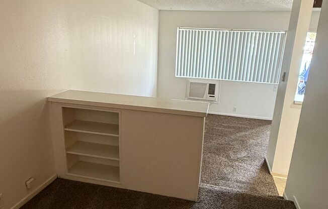 Studio, 1 bath, $995, Unit 08