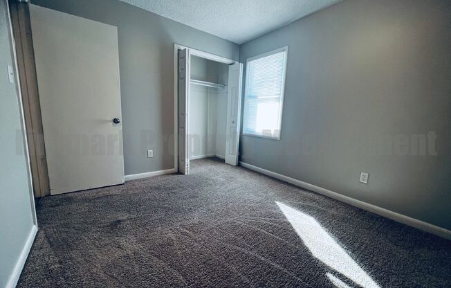 2 beds, 1 bath, $850, Unit 225-9