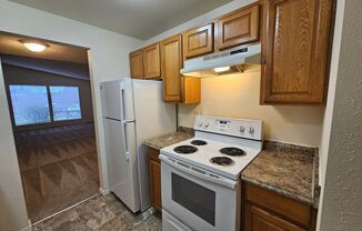 2 beds, 1 bath, 932 sqft, $1,795, Unit Unit 132