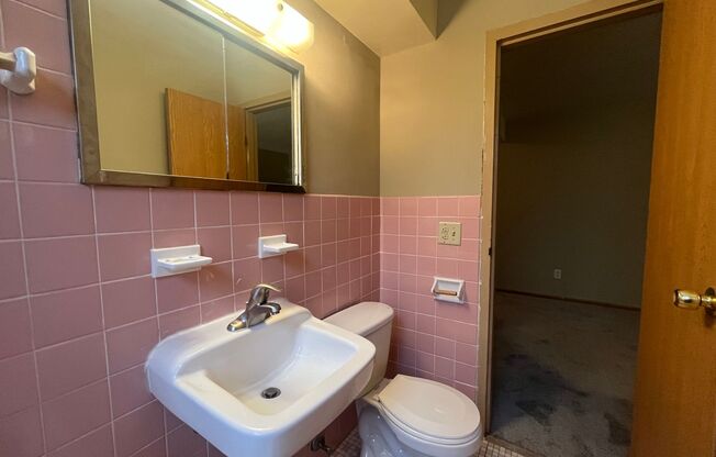 1 bed, 1 bath, 356 sqft, $915, Unit 8