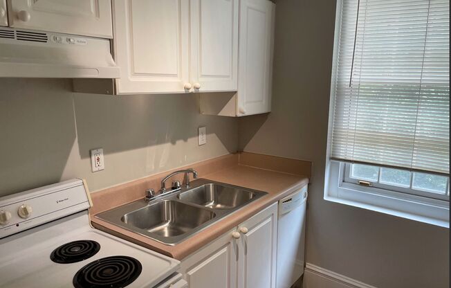 1 bed, 1 bath, 550 sqft, $1,495, Unit 963-411