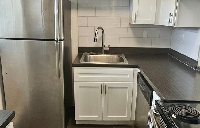 1 bed, 1 bath, 653 sqft, $1,355