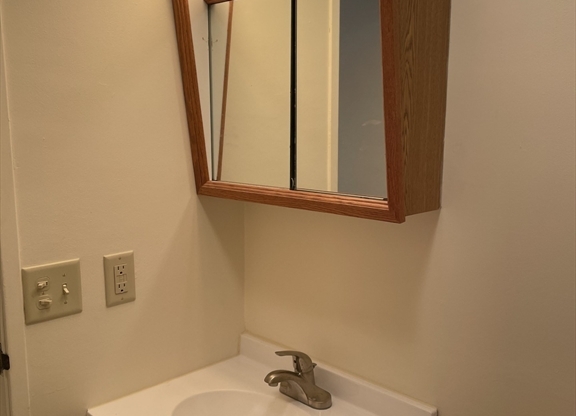 1 bed, 1 bath, 780 sqft, $2,195, Unit 302