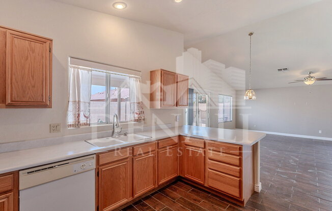 3 beds, 2 baths, 1,609 sqft, $2,195