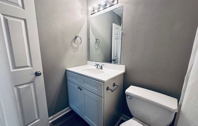 3 beds, 1.5 baths, 1,002 sqft, $1,395, Unit H-151