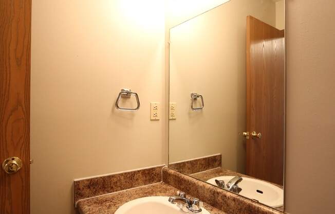 Modern Bathroom Fittings at Abbington Village Apartments, Columbus, 43228