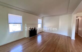 2 beds, 1 bath, $2,595