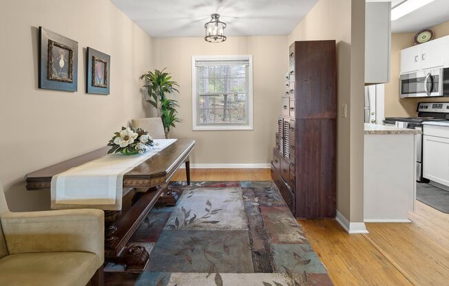 2 beds, 1 bath, $1,595, Unit Apt #3