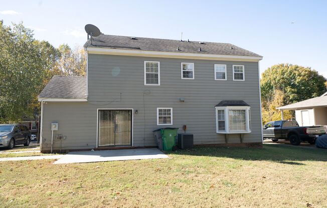 Billy Graham/I85 area -Two story 3 bed, 2 1/2 bath