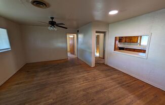 3 beds, 1 bath, $1,095