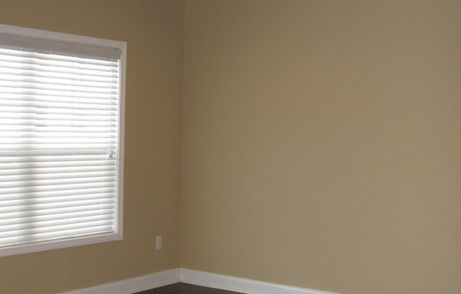 3 beds, 2.5 baths, 1,425 sqft, $1,425, Unit 116