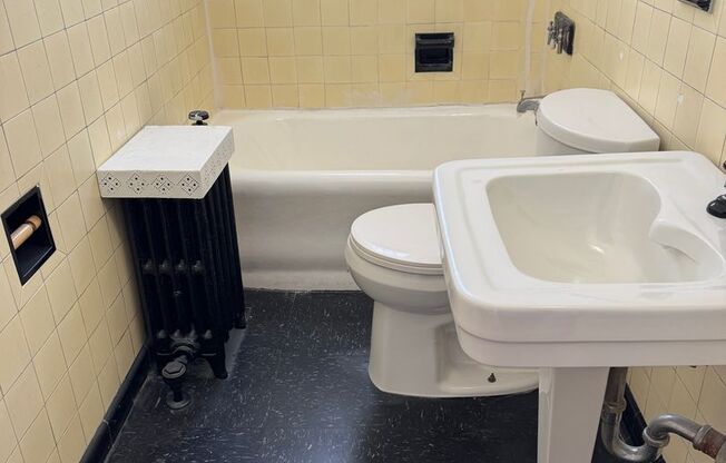 Studio, 1 bath, 500 sqft, $895, Unit 116