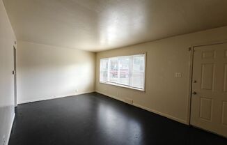 3 beds, 1 bath, $1,300