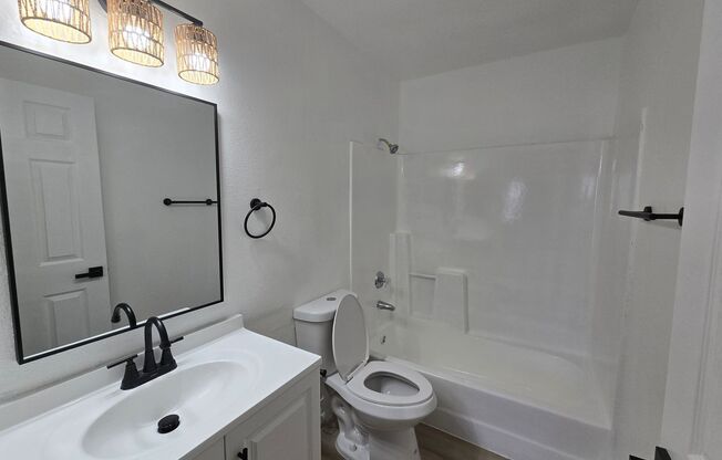 2 beds, 2 baths, 875 sqft, $1,395, Unit 7