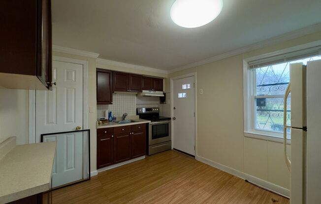 2 beds, 1 bath, $1,650