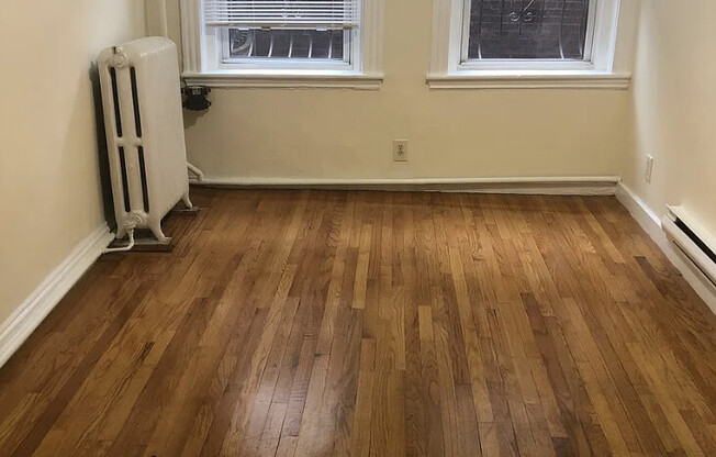 2 beds, 1 bath, $3,100, Unit 1A