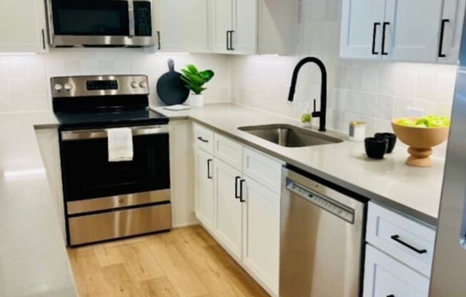 Luxury Downtown Englewood Apartment available!