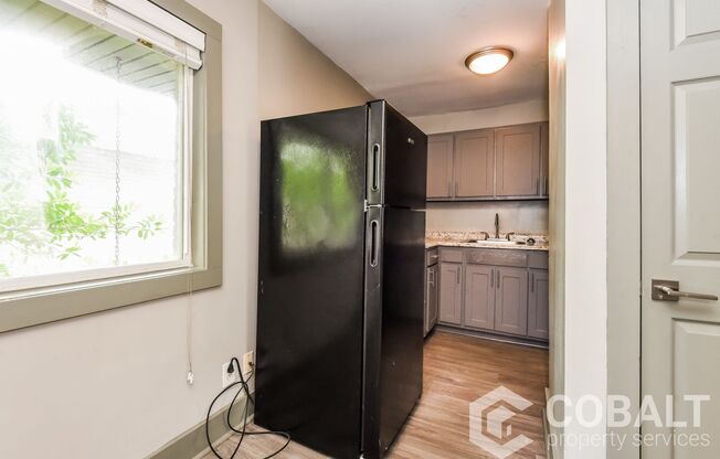 1 bed, 1 bath, 750 sqft, $1,049, Unit 4