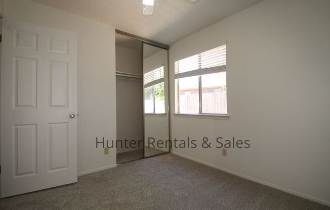 3 beds, 2 baths, $1,150