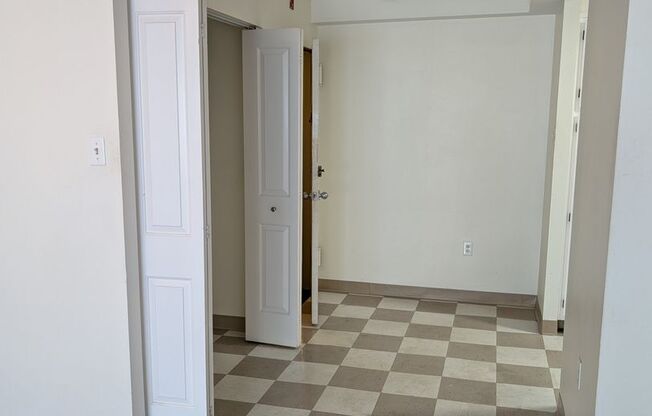 1 bed, 1 bath, 570 sqft, $3,200, Unit 609