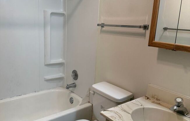 Studio, 1 bath, $625, Unit 1502-32