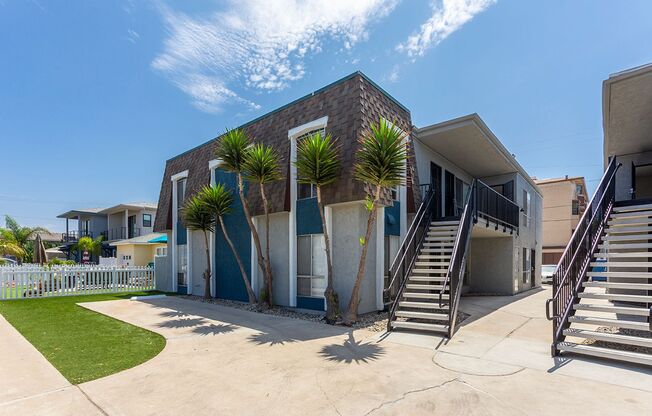 Pier View Apartments