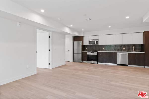 132 ROSEMONT AVE