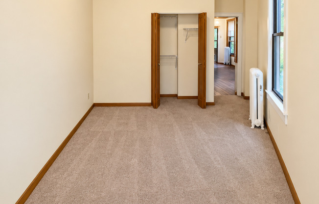 2 beds, 1 bath, $1,450, Unit 320A