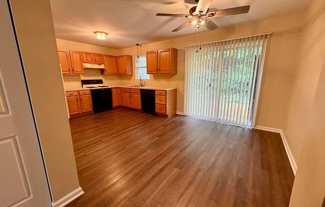 3 Bedroom 1.5 Bathroom in Elizabethtown!