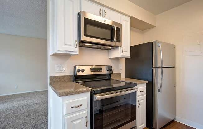 Eat-In Kitchen at St. Charles Oaks Apartments, Thousand Oaks, California