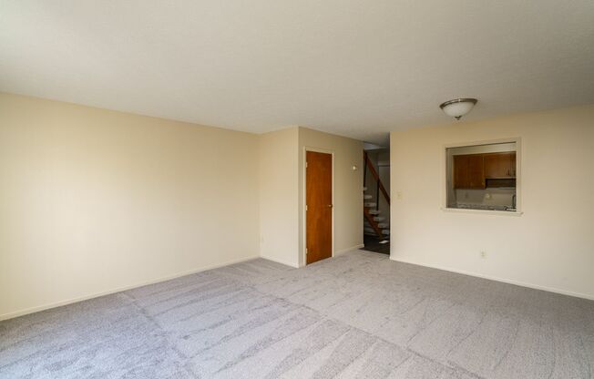 2 beds, 1.5 baths, $1,350, Unit 773 E Thurber Dr Apt. C