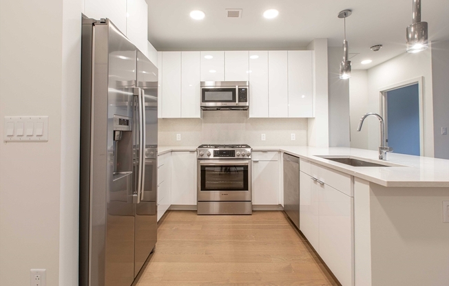 2 beds, 2 baths, 1,075 sqft, $4,800, Unit 513