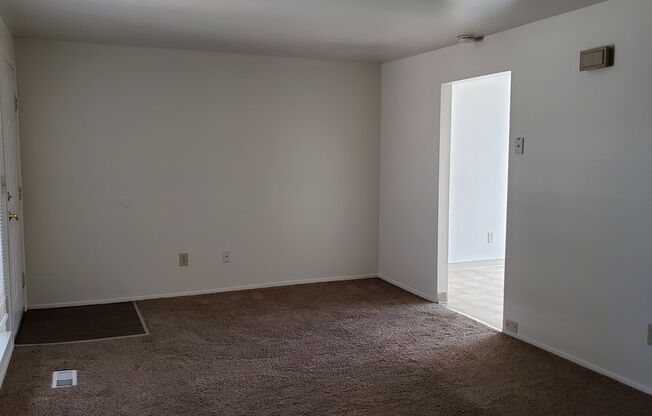 2 beds, 1.5 baths, 968 sqft, $1,350, Unit 100