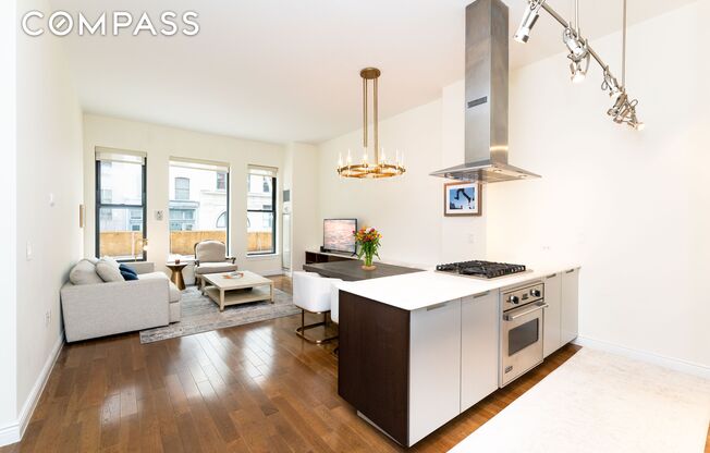 225 5 AVE