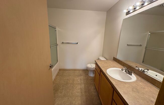 1 bed, 1 bath, 736 sqft, $1,550, Unit 354-3033