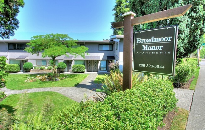 Broadmoor Manor (112)