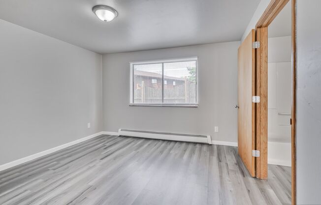 2 beds, 1 bath, 950 sqft, $1,199, Unit 2710-10