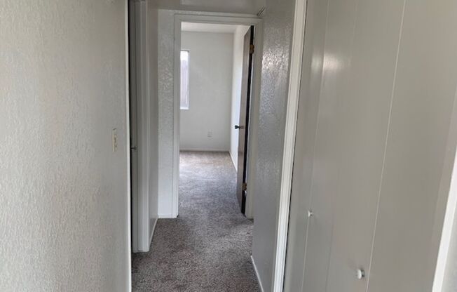 2 beds, 1 bath, $1,900, Unit F