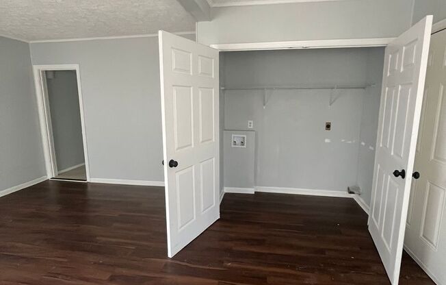 3 beds, 1 bath, $1,225