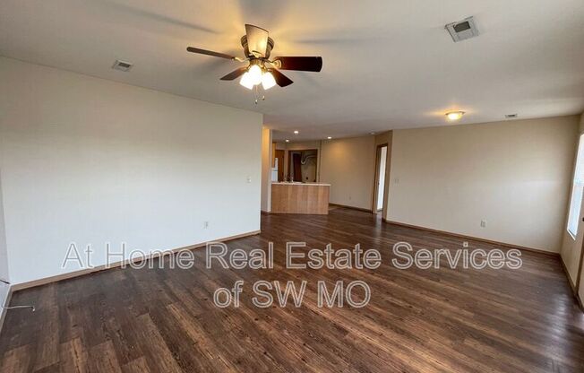 1117 S CLIFTON