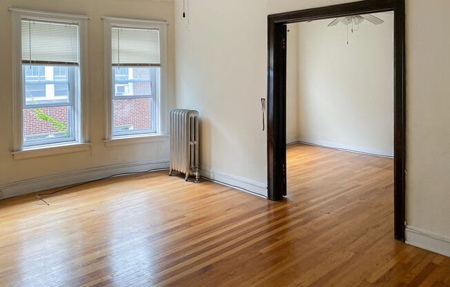 2 beds, 1 bath, 920 sqft, $1,975, Unit 2008-2