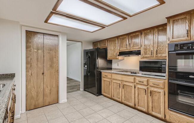 Northwest Hills 2/2 with Study, Large Garage, & Private Patio