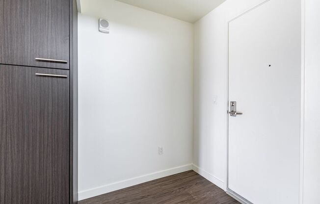 Studio, 1 bath, 401 sqft, $1,925, Unit 201