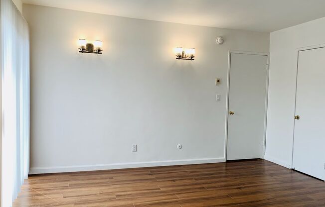 2 beds, 2 baths, $2,690, Unit 5